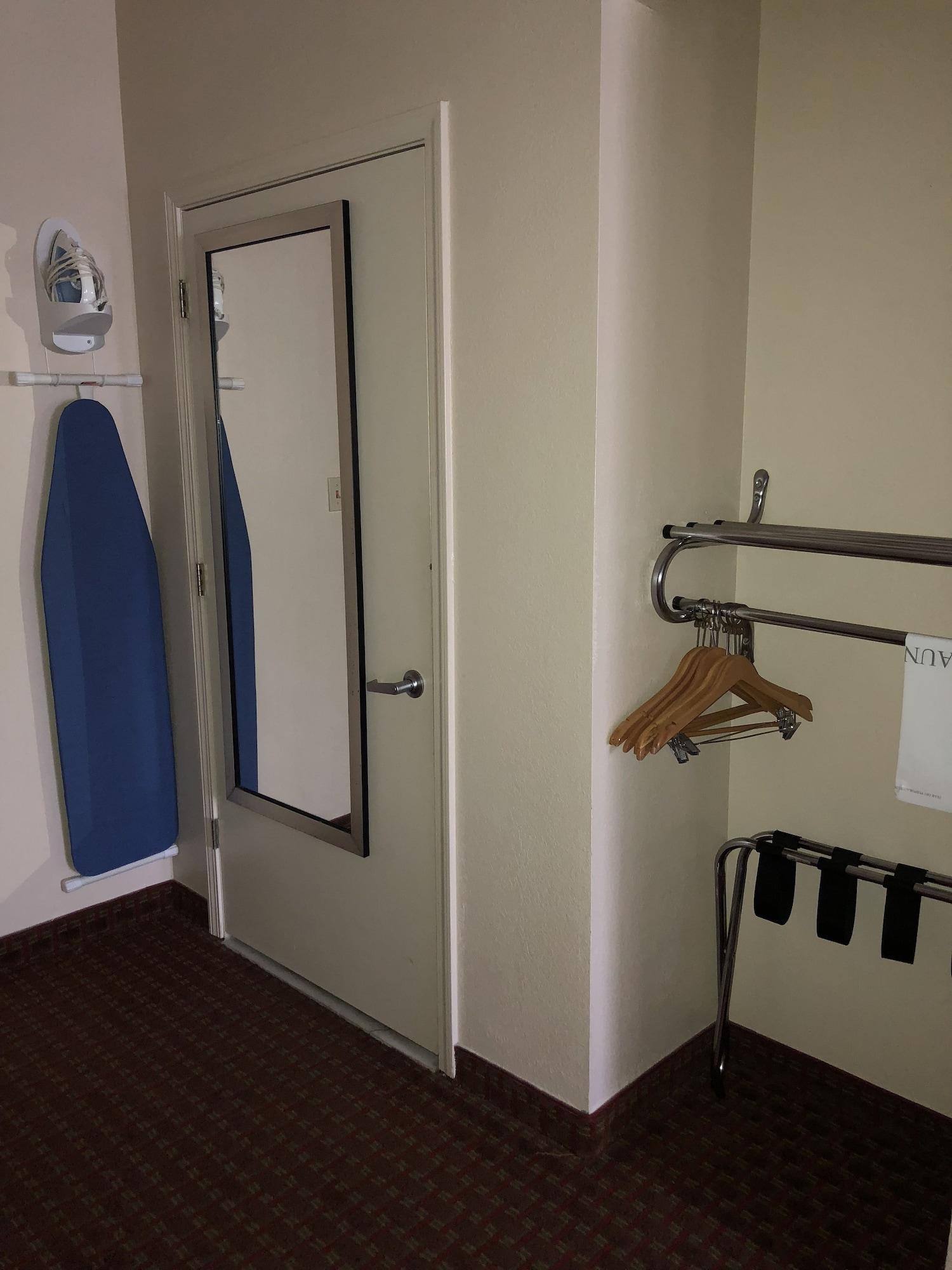 Millennium Inn Ellisville Eksteriør billede